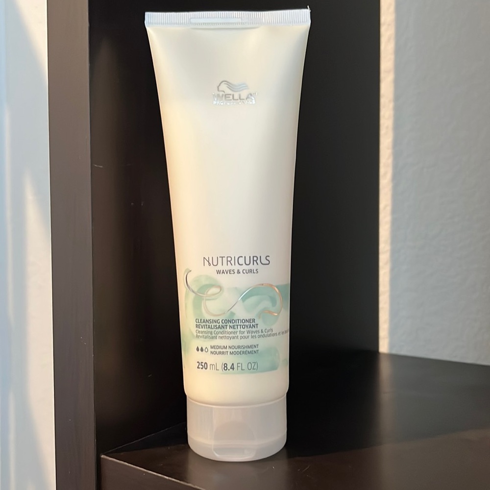 Wells Professionals: Nutricurls Cleansing Conditioner